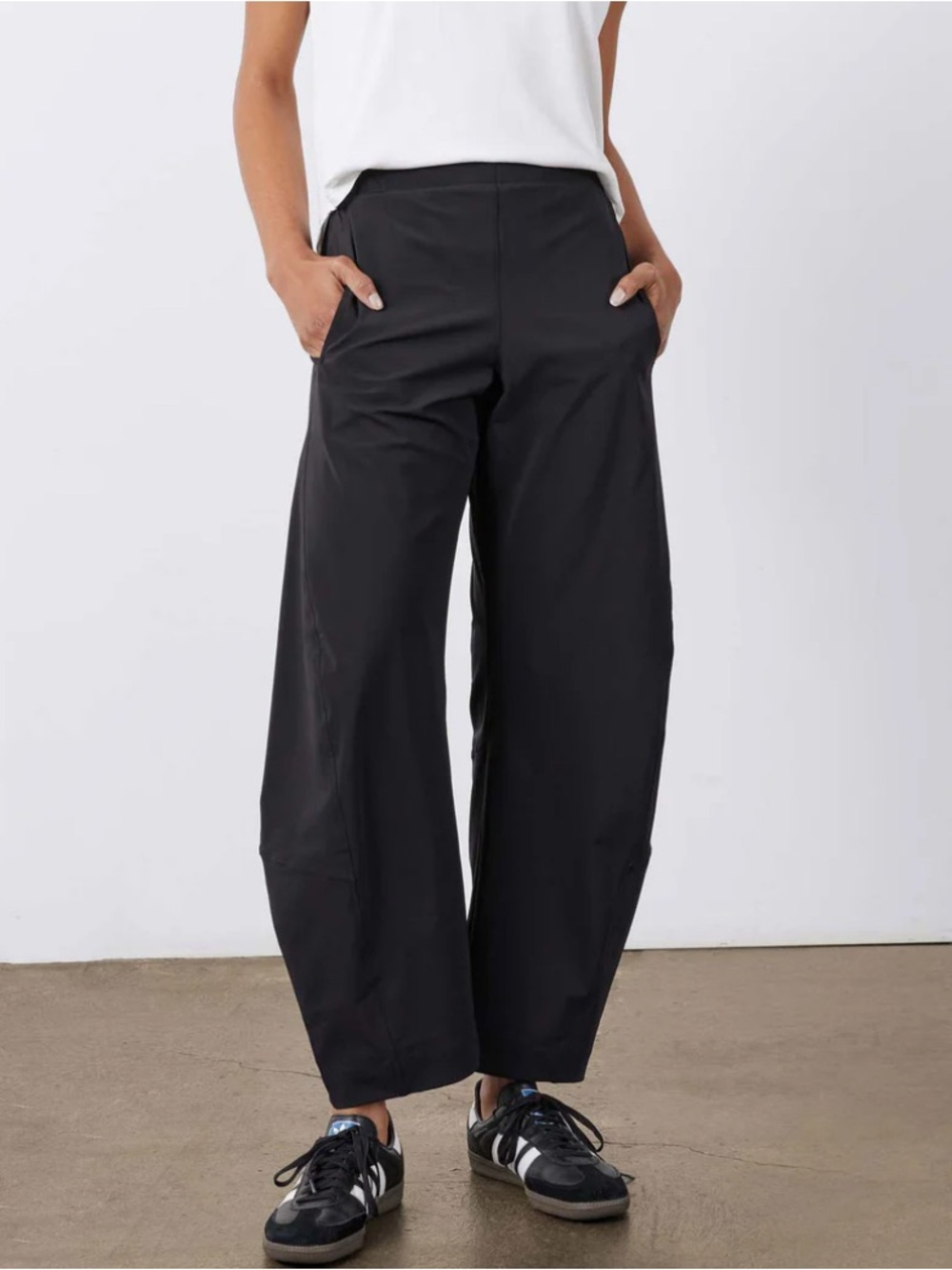 Ruti On the Loose Work Pants Black size 8 Barrel Leg